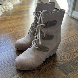 Excellent Condition Sorel Joan Wedge Boots